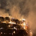 Drama kod Bačke Palanke! Vatra progutala čak 320 rolo bala u Despotovu: Vatrogasci se borili sa vatrenom stihijom (foto)