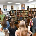 Deca iz dijaspore posetila čačansku biblioteku