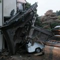 Najmanje 48 poginulih u nizu snažnih zemljotresa u Japanu, traže se preživeli