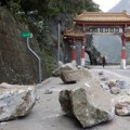 Broj poginulih u zemljotresu na Tajvanu povećao se na 12, više od 400 ljudi odsečeno zbog odrona