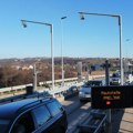 Haos na naplatnoj stanici Požarevac: Oštećen tovar kamiona, nepoznata tečnost teče po putu (video)