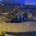 Zastrašujuća nesreća na putu Ruma-Irig, auto prepolovljen! Jezive scene posle sudara kola i dva kamiona - Povređena žena…
