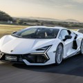 Krenuo da isporuči Lamborghini kupcu, pa ga usput slupao FOTO