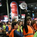 Zbog onoga što su studenti redari pred protest u Beogradu ispisali na svojim rukama cela Srbija opet plače