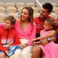 Grčki mediji: Novak traži kuću i školu za decu za selidbu u Atinu