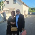 Ovo je najstariji brak na estradi: Jasna i Kanarinac stigli kod Zorice i Kemiša na svadbu: Jasna i Kanarinac su 53 godine su u…