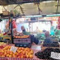 Mrazevi davno obrali rod i pogurali cene Ne pamti se da je voće bilo ovako skupo
