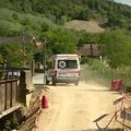 Most u Bagrdanu: Meštani sami rešavaju problem dok nadležni ćute