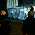 Policija se u Rektoratu „igra žmurke“, ipak nisu napustili zgradu: „Sakrili se u garažu među parkiranim vozilima i policijskom…