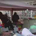 Drugi dan fizičke blokade Pete gimnazije: Učenicima stižu donacije u hrani