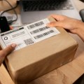 "Не преузимајте пакете уместо комшија" Полиција открила нову превару у земљи пуној Срба