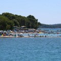 U plićaku Jadrana viđeno opasno stvorenje: Približilo se popularnoj plaži, upozorenje za turiste i kupače