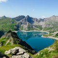 Jezero u obliku srca proglašeno najlepšim u Evropi: Smešteno na 1.970 metara nadmorske visine krije strogu zabranu koja…