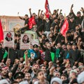 Iranski ajatolah Ali Hamnei sahranjen u Mešhedu: Novi vrhovni vođa nije prisustvovao, tokom povorke vikali "Smrt Americi i…