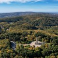 „Baci nešto lepo“ na Fruškoj gori: Porodični dan posvećen prirodi, pčelama i ekologiji