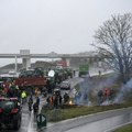 Француска: Демонстранти запалили седиште фонда; Атал: Француска влада неће смањити порексе олакшице