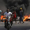 Haiti i nasilje: Proglašeno vanredno pošto su hiljade osuđenika pobegle iz zatvora