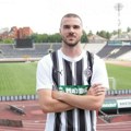 Fudbalski reprezentativac BiH Nihad Mujakić potpisao trogodišnji ugovor sa Partizanom