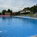Na bazen besplatno: Počela sezona kupanja u Surdulici