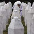 „Genocid u Srebrenici se sve češće poriče i u sve ružnijim oblicima“: Američki ambasador u BiH uoči 11. jula