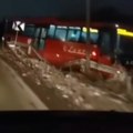 Autobus sleteo sa puta! Drama kod Aranđelovca, poznato zdravstveno stanje putnika