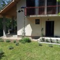 Prodaje se vikendica u blizini čuvene banje! Cena će vas iznenaditi: Potpuno je opremljena, ima prostran podrum (foto)