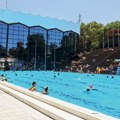 Ulaz na bazen 600, ležaljka 400 dinara