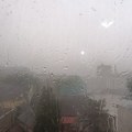 (Video) Odjekuju sirene na ulicama, kao da je tornado protutnjao! Olujna zver koja stiže u Srbiju napravila haos u Splitu…