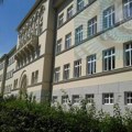 Dojava o bombi blokirala nastavu u vranjskoj Gimnaziji i OŠ „Vuk Karadžić“ i „Radoje Domanović“