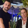Roze haljinica, roze cveće i veliki balon: Majka Filipa Živojinovića raznežila slikom unuke: Matea napunila mesec dana, a…