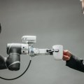 Prvi robot barista pravi espreso i sladoled za minut: Jedna kafeterija u Beogradu postala atrakcija, posetioci mogu da…