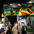 Plamen progutao popularni bar; Ljudi u panici bežali u toalete, usledio horor FOTO/VIDEO
