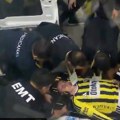 Nove informacije o reprezentativcu Turske! Ostao nepomičan posle stravičnog udarca u glavu - Fener se oglasio posle horora i…