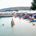 Srbi šokirani cenama u Albaniji - računi preplavili mreže! Pored vrh plaža, ručak u restoranu za 4 osobe je džabe!