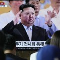 Kim Džong Un nadgledao vojnu paradu, prikazani novi dronovi i rakete