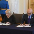 Potpisan sporazum između ministarstva odbrane i prosvete: Cilj jačanje patriotskih osećanja naših đaka