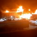 Pakao u Moskvi: Ogroman požar uništio fabriku koja pravi pancire za Putinove trupe, sumnja se na sabotažu (video)