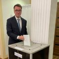 Rusi glasali i u Crnoj Gori: Redovi do Amabasade Ruske Federacije u Podgorici