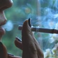 Nezdrave i goje Pušenje cigareta povećava stomačno salo