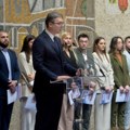 Uručeni ugovori najboljim mladim medicinarima; Vučić: Ulagaćemo još mnogo više u zdravstvo