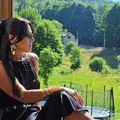 Pevačici ponudili: 10.000 evra za s**s, a ovo je bila njena reakcija: Na nastupu je doživela neviđeni šok