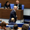 Tuča poslanika u bugarskom parlamentu zbog odluke o uvođenju evra (VIDEO)