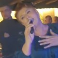 Doktorka mi je rekla: "Pogledaj u nebo i prekrsti se" Pevačici otkriven rak dojke, imala dve operacije: "u roku od nekoliko…