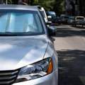 Na ekstremnim vrućinama užareni automobil postaje zamka Potrebno je 10 minuta da temperatura u vozilu skoči i preko 40…