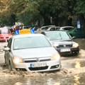 Savet vozačima:Ako vas zadesi nevreme polako do prvog parkinga