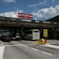 Amss: apeluje na oprez vozača zbog mokrih kolovoza: Evo koliko se čeka na graničnim prelazima