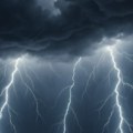 Rhmz izdao hitna SMS upozorenja Srbiju zahvatila oluja temperature od tropskih 40 do prolećnih 23 Stabilizacija nije na vidiku