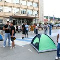 VIDEO Novopazarci na spektakularan način dočekali svoje sugrađane po puštanju iz pritvora
