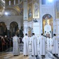 (Foto) U Hramu Svetog Save u toku božićna liturgija koju služi patrijarh srpski Porfirije