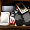 Ne bacajte stare mobilne telefone: U 2026. godini vrede pravo bogatstvo, proverite da li imate baš ovaj model u fioci